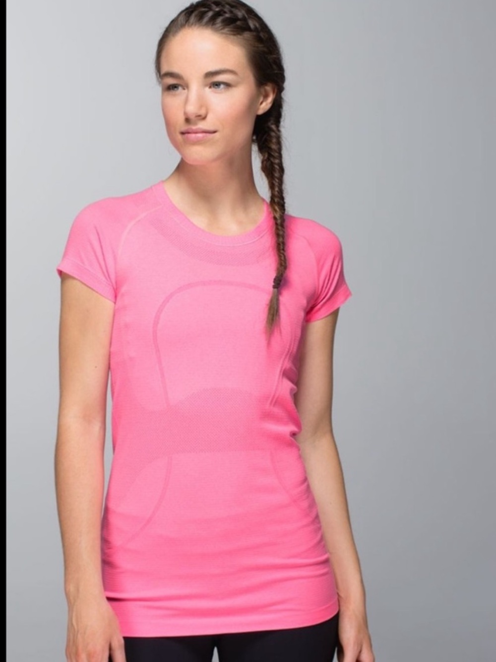 Lululemon Run Swiftly Tech Short Sleeve.
Heathered Zing Pink Light Color Sz 8
